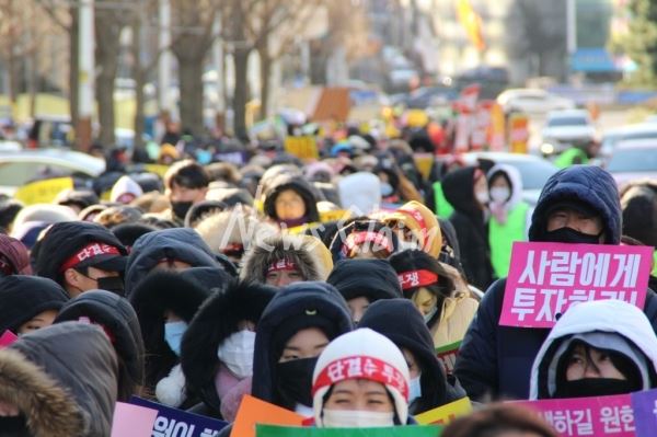 가천대길병원 조합원들의 파업이 장기화될 조짐을 보이고 있다. 병원 경영진들은 조합원들의 경영 정상화에 묵묵부답으로 일관하고 있다. 사진=김도희 기자