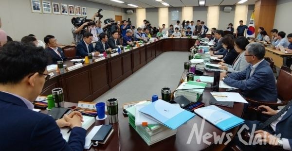 최저임금위원회 회의 모습. 사진=최저임금위원회