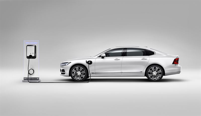 볼보자동차 신형 S90 T8 INS 플러그인 하이브리드 모델/사진=볼보자동차코리아