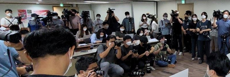 집회 현장의 카메라, 촬영, 취재기자들의 모습. 사진=김동길 기자
