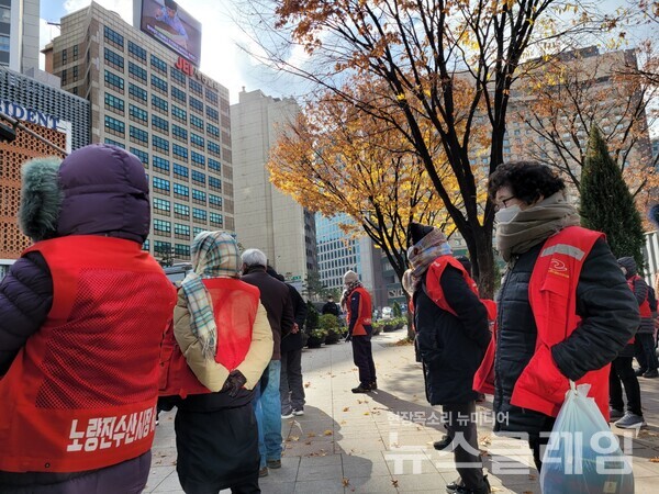 22일 서울시청 앞 노량진수산시장 시민대책위원회 모습. 사진=김동길 기자