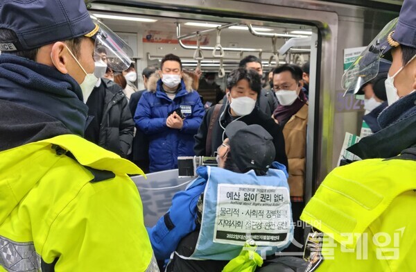 뉴스클레임DB, 자료 사진