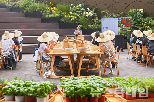지난 1일 현대 모터스튜디오 고양에서 열린 ‘권춘희 조경가와 함께하는 슬로우 가드닝 클래스’. 사진=현대자동차