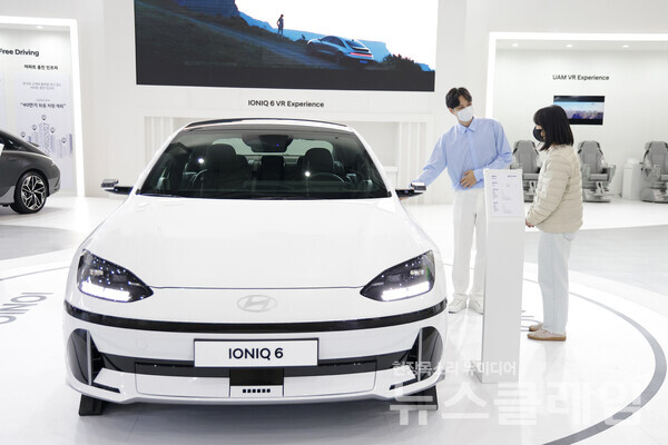 '2022 대구 국제 미래모빌리티엑스포' 현대자동차관에 전시된 '아이오닉6'. 사진=현대차그룹
