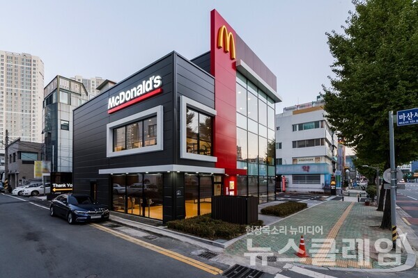 한국맥도날드가 경상남도 창원에 드라이브 스루 매장 ‘마산석전DT점’을 28일 오픈한다고 밝혔다. 사진=한국맥도날드