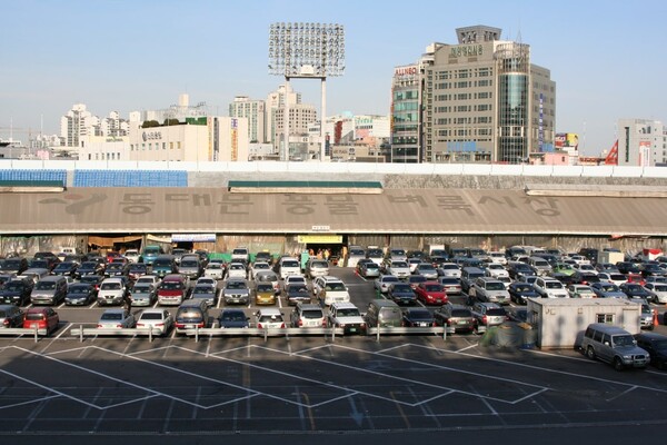 동대문 운동장 풍물벼룩시장 / 사진 =최인기