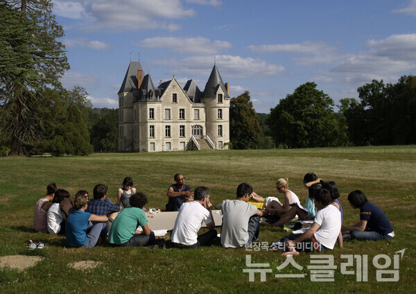 영민 해외 레지던시 지원기관 '보부쉐'. 사진=한화