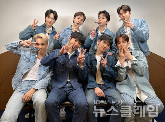   사진=엑소 SNS