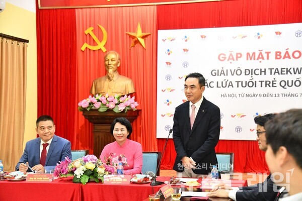 (왼쪽부터)부 쑤언 타잉 베트남 체육총국 엘리트1팀 부팀장, 레 티 황 엔 베트남 체육총국 부국장, 김유상 CJ(주) 스포츠마케팅 담당 상무. 사진=CJ