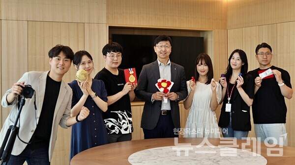 롯데웰푸드 이창엽 대표와 주니어보드. 사진=롯데웰푸드