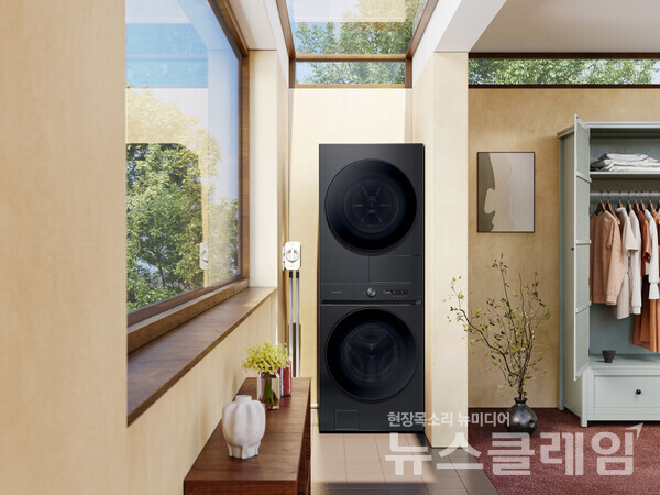 '미세플라스틱저감 코스'를 사용할 수 있는 2023년형 '비스포크 그랑데 AI 탑핏' 제품. 사진=삼성전자