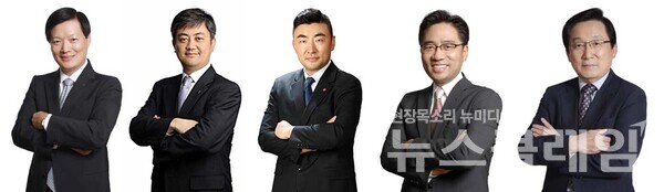 (왼쪽부터)신세계센트럴시티 박주형 대표, 조선호텔앤리조트 한채양 대표, 신세계푸드 송현석 대표, 신세계프라퍼티 임영록 대표, 신세계 신성장추진위 이석구 대표. 사진=신세계그룹