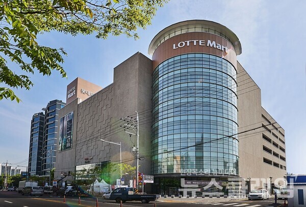 서울시 영등포구에 위치한 롯데마트 양평점 전경. 사진=롯데쇼핑