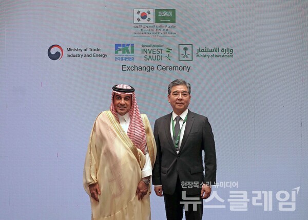 (왼쪽부터)바르드 알바드르 사우디 투자부 차관, 장재훈 현대자동차 사장. 사진=현대자동차