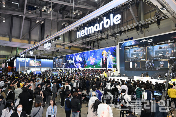 넷마블은 지스타 2023 넷마블관에서 신작 SF MMORPG ‘RF 온라인 넥스트’의 스토리모드 체험과 인플루언서 대전을 진행했다고 17일 밝혔다. 넷마블 제공