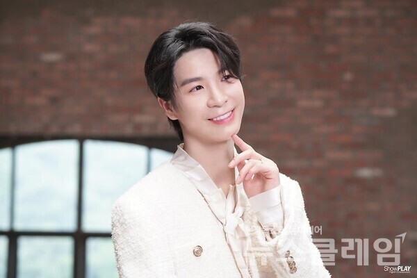 정동원 촬영 비하인드 컷. 쇼플레이엔터테인먼트 제공