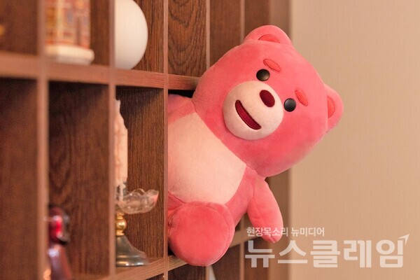 롯데홈쇼핑이 내달 14일까지 태국 방콕 최대 쇼핑센터 '시암 디스커버리'에서 벨리곰 특별전시를 진행한다. 롯데홈쇼핑 제공