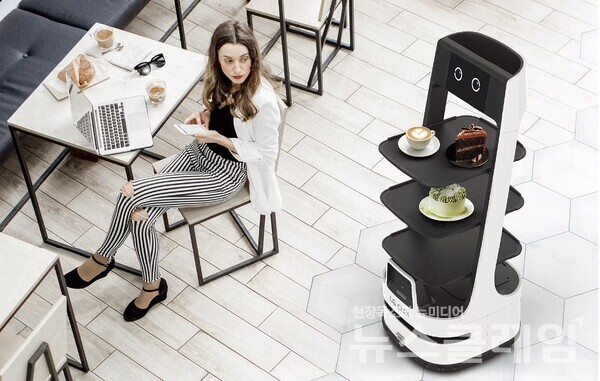 성능과 고객 편의성을 대폭 향상시킨 LG 클로이 서브봇. LG전자 제공