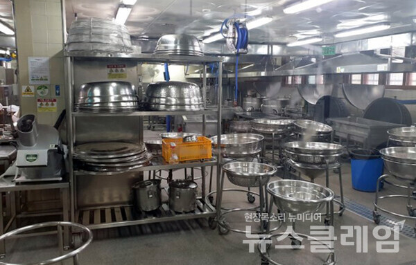 학교 급식실 모습. 사진은 기사 내용과 관련 없음.