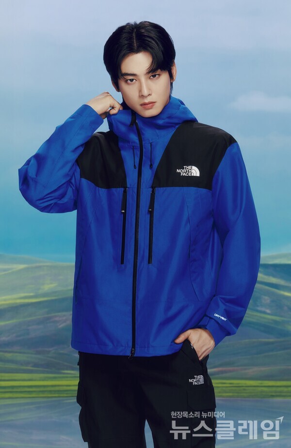 ‘마운틴 피크 재킷’을 착용한 노스페이스 홍보대사 차은우. 노스페이스 제공