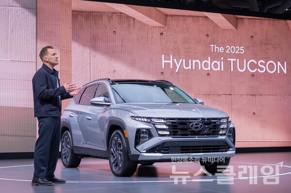 현대자동차는 27일(수, 현지시각) 미국 뉴욕 제이콥 재비츠 컨벤션 센터에서 열린 '2024 뉴욕 국제 오토쇼'에서 ‘더 뉴 투싼’을 북미에 처음 공개하고 본격 출시를 알렸다. 현대자동차 제공