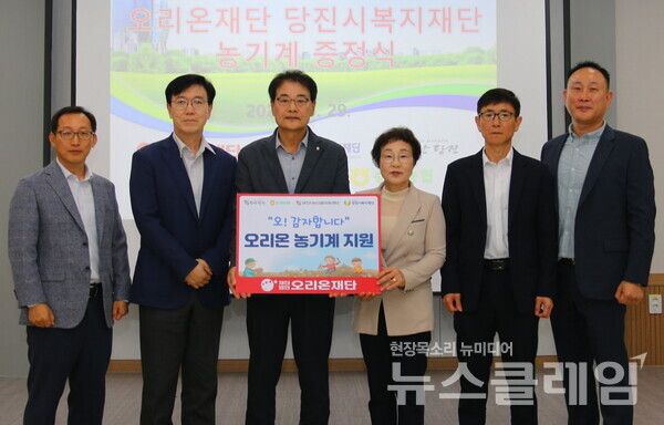 오리온그룹은 국내 감자농가의 소득 증대를 위해 농기계 등을 지원하는 ‘오!감자합니다’ 프로그램을 3년 연속 진행했다고 31일 밝혔다. 오리온 제공