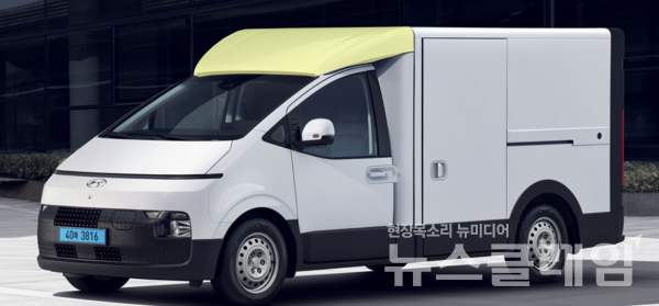 무도장 복합재 성형 기술이 적용된 ST1 루프 스포일러. 현대자동차 제공