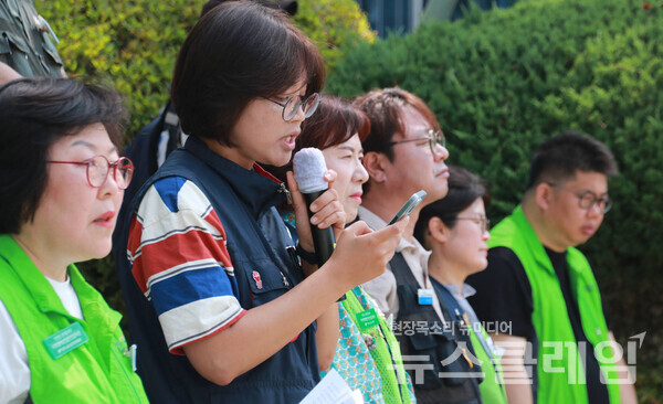 11일 오전 대구시교육청 본관 앞에서 열린 '폭염 대비 근본적인 대책 마련 촉구 기자회견'. 사진=민주노총 대구본부