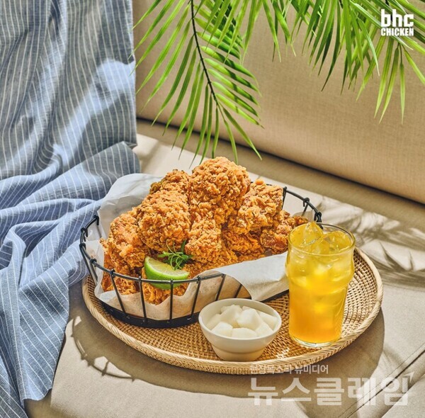 bhc치킨 ‘핫후라이드 콤보’.bhc치킨 제공