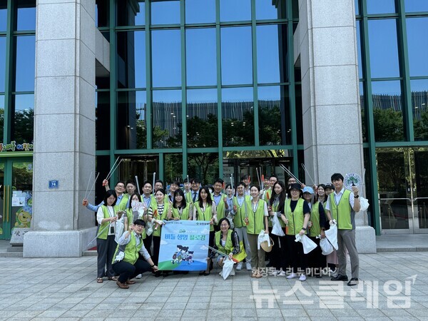 유한양행(대표이사 조욱제)은 창립 98주년을 기념해 지난 3일부터 3주간 소아암 환자 치료비를 지원하는 '버들 생명 플로깅'을 진행한다고 19일 밝혔다. 유한양행 제공
