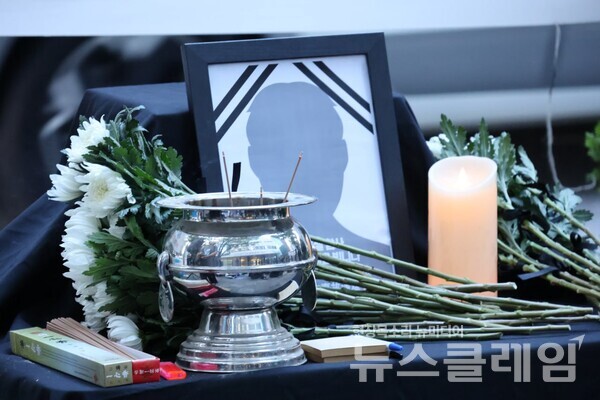 지난 3일 오후 서울지방고용노동청 앞에서 열린 화성 아리셀 화재참사 희생자 추모행동. 사진=민주노총 서울지역본부