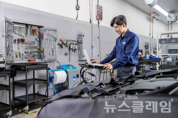 볼보자동차코리아(대표 이윤모)는 볼보 전기차 고객을 대상으로 ‘볼보 EV 세이프티 케어 서비스’를 기간에 제약 없이 진행한다고 12일 밝혔다. 볼보자동차코리아 제공