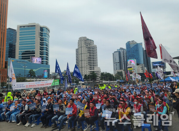 6일 오후 서울역광장에서 열린 '2024 민주노총 전국이주노동자대회'. 사진=MTU