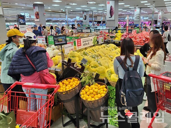 롯데마트 제타플렉스점 과일 코너 전경. 롯데쇼핑 제공