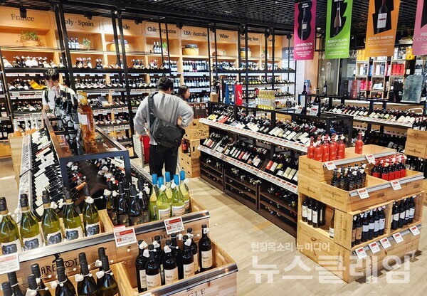 롯데마트 월드타워점 주류매장 전경. 롯데쇼핑 제공