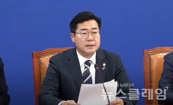 더불어민주당 박찬대 원내대표가 12일 오전 국회에서 열린 원내대책회의에서 발언하고 있다. 사진=더불어민주당