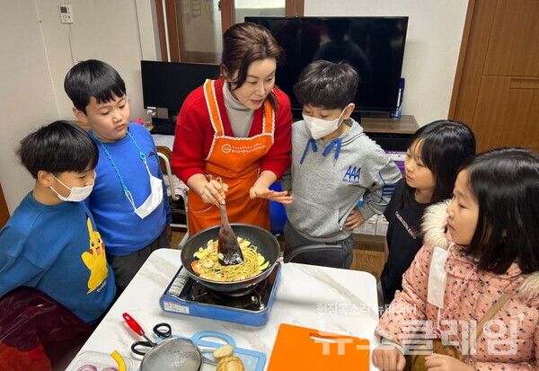 CJ올리브네트웍스(대표이사 유인상)가 운영하는 라이프스타일 멤버십 서비스 CJ ONE은 CJ나눔재단과 함께 결식 아동에게 특별한 식사를 선물하는 CJ ONE 포인트 기부 캠페인 ‘한끼의 울림’을 진행한다고 28일 밝혔다. CJ올리브네트웍스 제공