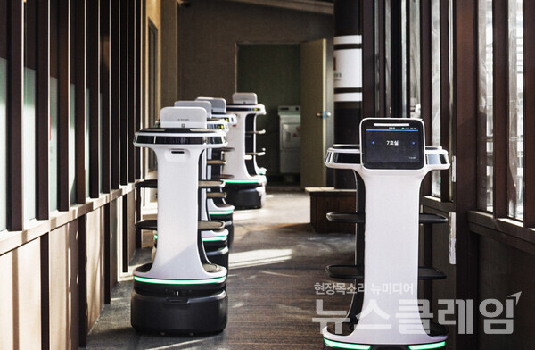 베어로보틱스의 AI 자율주행 배송로봇 '서비플러스(Servi Plus)'. LG전자 제공