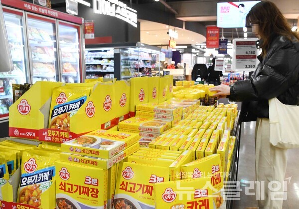 홈플러스 메가 푸드 마켓 라이브 강서점. 홈플러스 제공