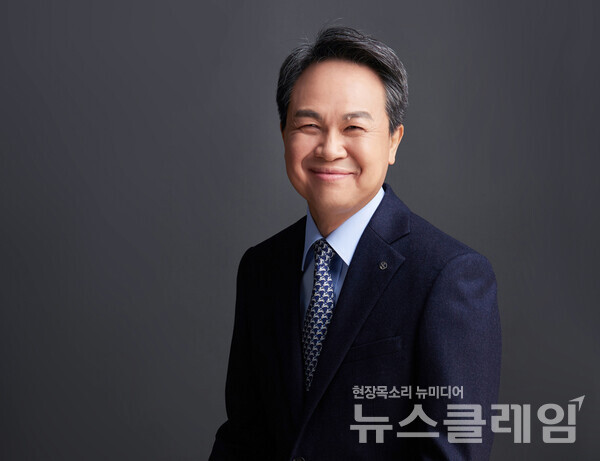 진옥동 신한금융그룹 회장. 신한금융그룹 제공