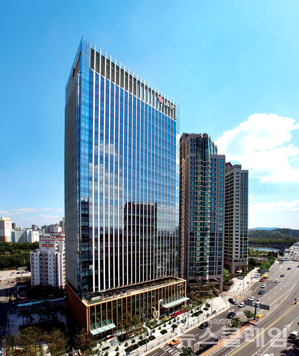 LG유플러스 용산사옥. LG유플러스 제공