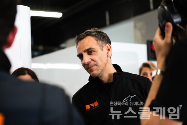 6일(현지시간) 2025시즌 유러피언 르망 시리즈에 참석한 현대모터스포츠법인장 겸 제네시스 마그마 레이싱 총감독 시릴 아비테불의 모습. 제네시스 제공