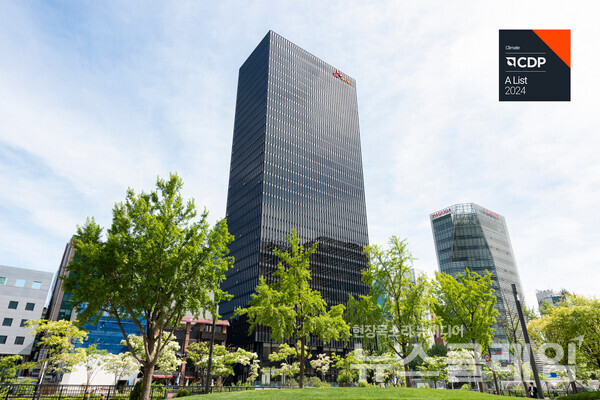 SK네트웍스(대표이사 이호정)는 지난 17일 CDP가 홈페이지를 통해 게시한 2024년 기업별 ESG 등급에서 기후변화 대응 부문 ‘리더십 A’ 등급을 획득했다고 22일 밝혔다. SK네트웍스 제공