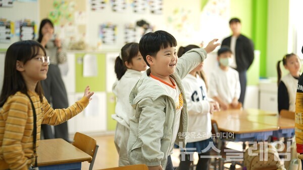 BMW 코리아 미래재단(이사장 한상윤)은 글로벌 아동권리 전문 NGO 굿네이버스와 함께 오는 2026년 3월까지 아동 지원 사업 ‘2025 희망ON학교’를 진행한다고 28일 밝혔다. BMW 코리아 미래재단 제공