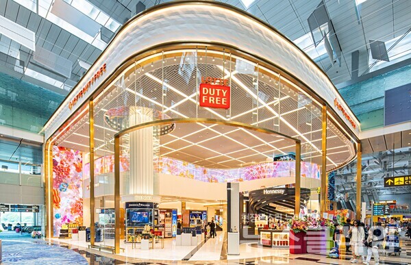 싱가포르 창이공항점 매장 전경. 롯데면세점 제공