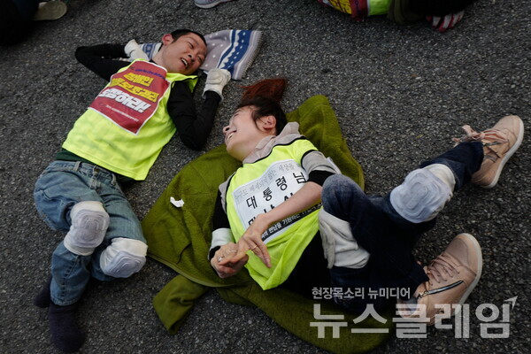 농성중인 장애인 사진=최인기 빈민운동가