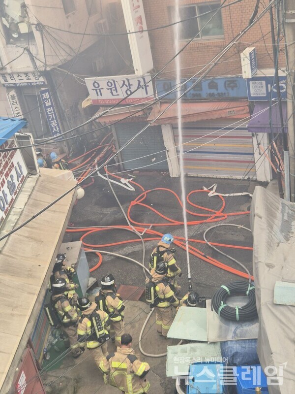 [현장 포토] 서울 세운상가 화재, 을지로 3가 근처. 사진=최인기 활동가