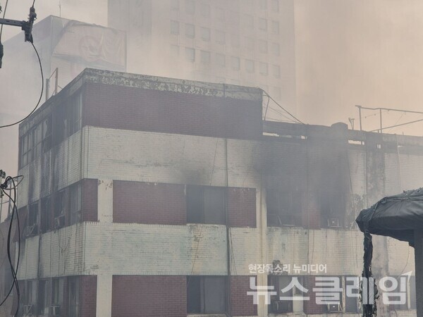 [현장 포토] 서울 세운상가 화재, 을지로 3가 근처. 사진=최인기 활동가