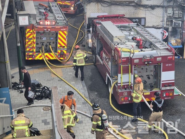 [현장 포토] 서울 세운상가 화재, 을지로 3가 근처. 사진=최인기 활동가