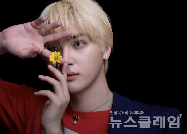 더보이즈 전 멤버 주학년. 사진=더보이즈 공식 SNS